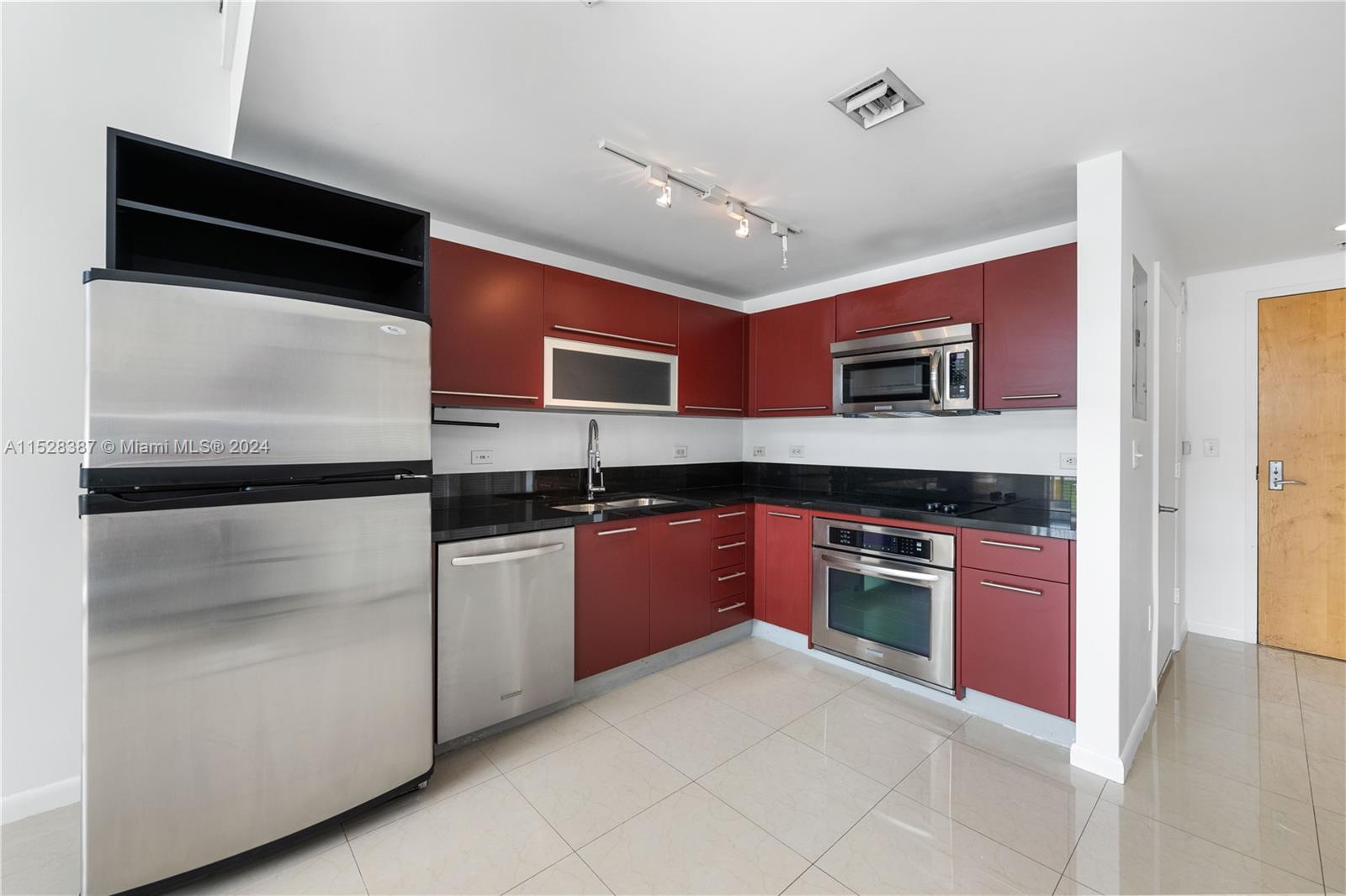 253 NE 2nd St 612, Miami, Florida 33132, 1 Bedroom Bedrooms, ,1 BathroomBathrooms,Residential,For Sale,253 NE 2nd St 612,A11528387