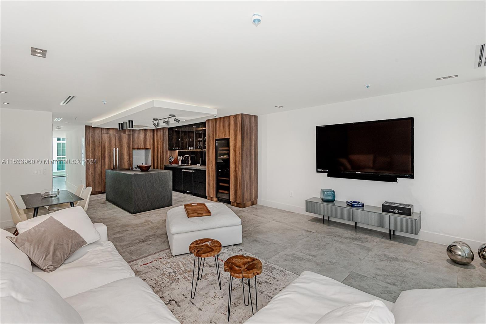 7935 East Dr 1002, North Bay Village, Florida 33141, 2 Bedrooms Bedrooms, ,2 BathroomsBathrooms,Residential,For Sale,7935 East Dr 1002,A11533960