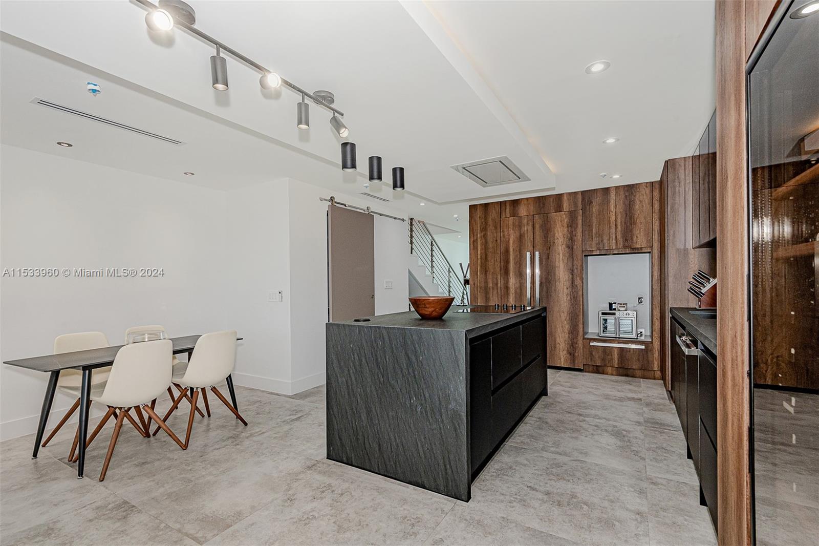 7935 East Dr 1002, North Bay Village, Florida 33141, 2 Bedrooms Bedrooms, ,2 BathroomsBathrooms,Residential,For Sale,7935 East Dr 1002,A11533960