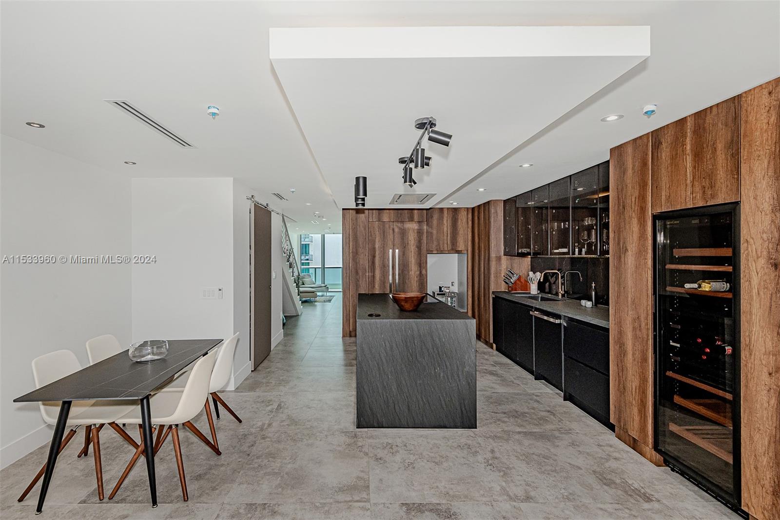 7935 East Dr 1002, North Bay Village, Florida 33141, 2 Bedrooms Bedrooms, ,2 BathroomsBathrooms,Residential,For Sale,7935 East Dr 1002,A11533960