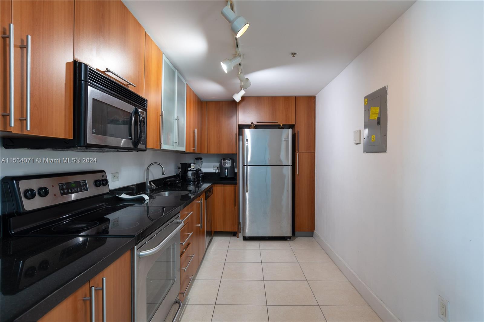 7501 E Treasure Dr 7T, North Bay Village, Florida 33141, 2 Bedrooms Bedrooms, ,2 BathroomsBathrooms,Residential,For Sale,7501 E Treasure Dr 7T,A11534071