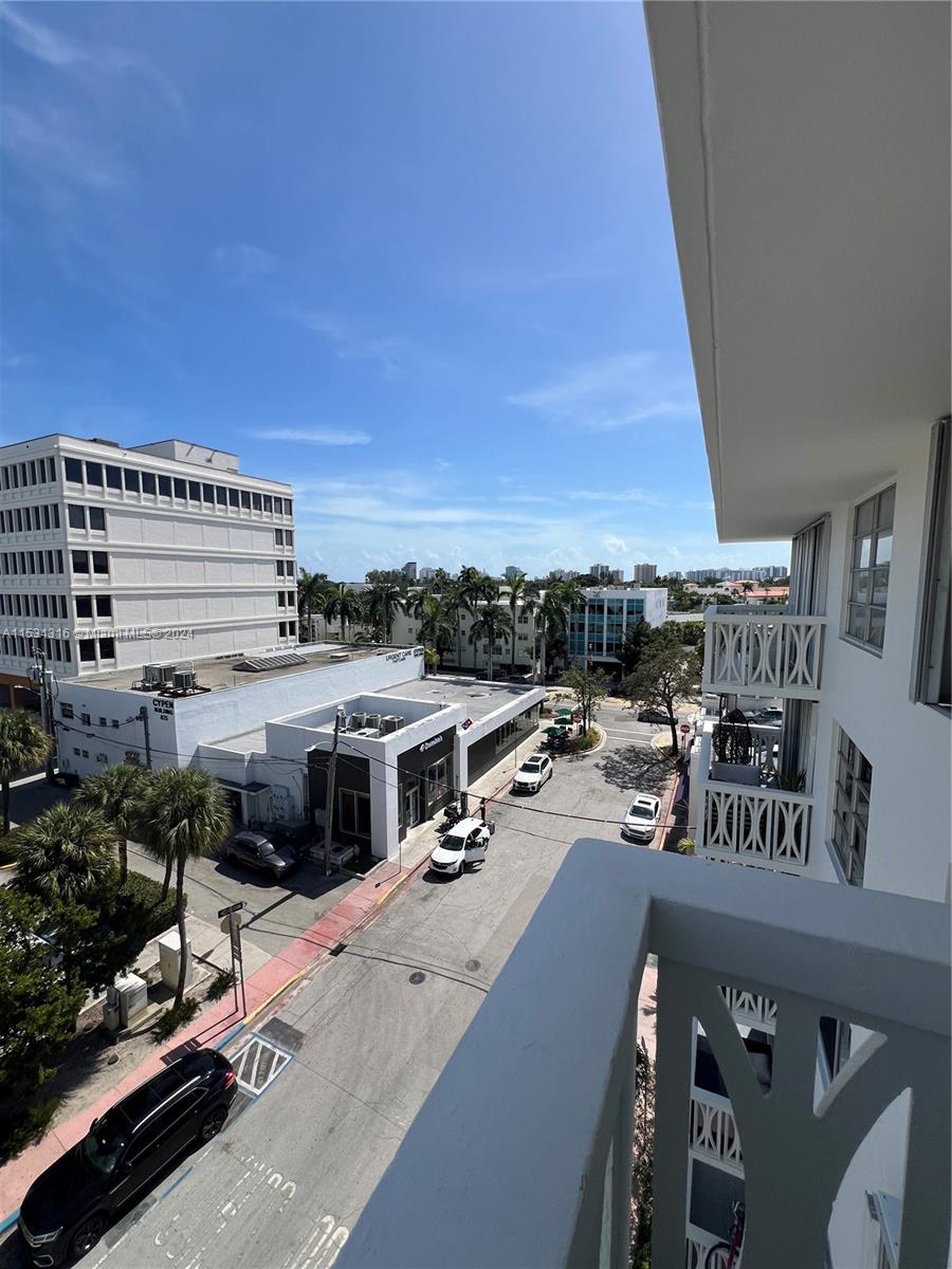 4142 N Jefferson Ave 6B, Miami Beach, Florida 33140, 1 Bedroom Bedrooms, ,1 BathroomBathrooms,Residential,For Sale,4142 N Jefferson Ave 6B,A11534316