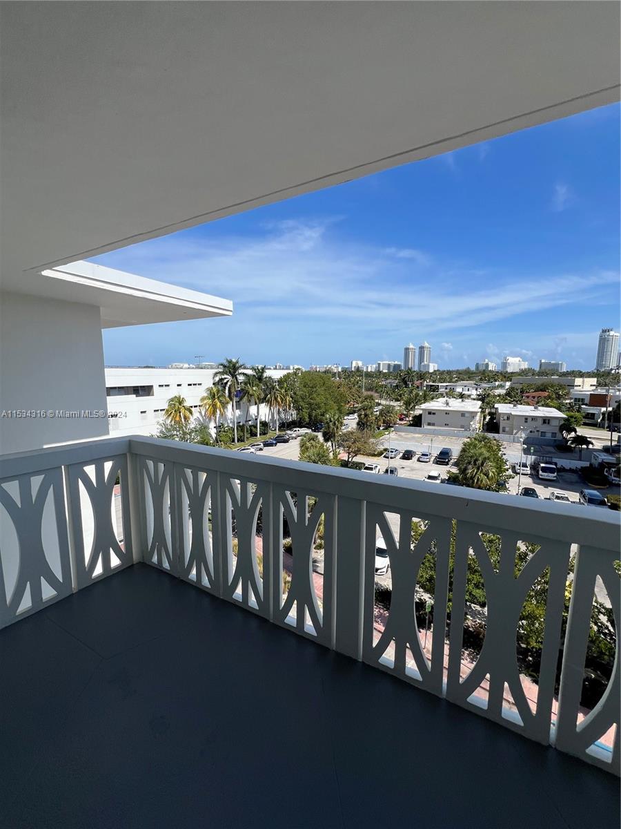 4142 N Jefferson Ave 6B, Miami Beach, Florida 33140, 1 Bedroom Bedrooms, ,1 BathroomBathrooms,Residential,For Sale,4142 N Jefferson Ave 6B,A11534316