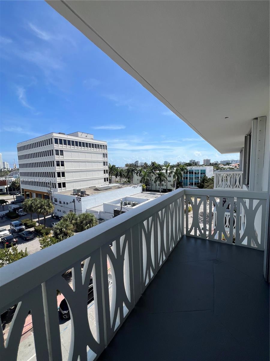 4142 N Jefferson Ave 6B, Miami Beach, Florida 33140, 1 Bedroom Bedrooms, ,1 BathroomBathrooms,Residential,For Sale,4142 N Jefferson Ave 6B,A11534316
