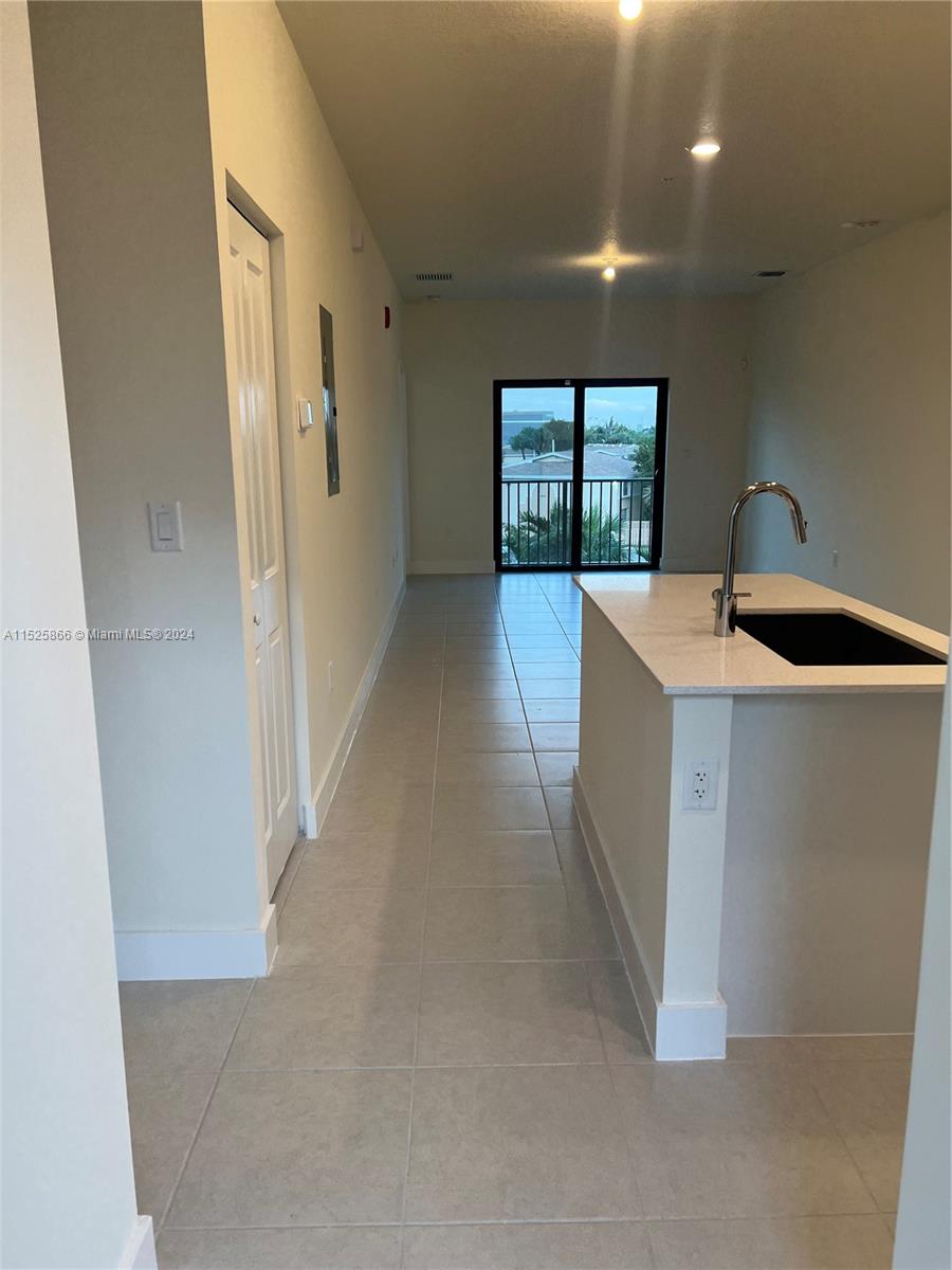 41 8001 NW, Doral, FL, 33166 United States, 1 Bedroom Bedrooms, ,1 BathroomBathrooms,Residential,For Sale,8001 NW,A11525866