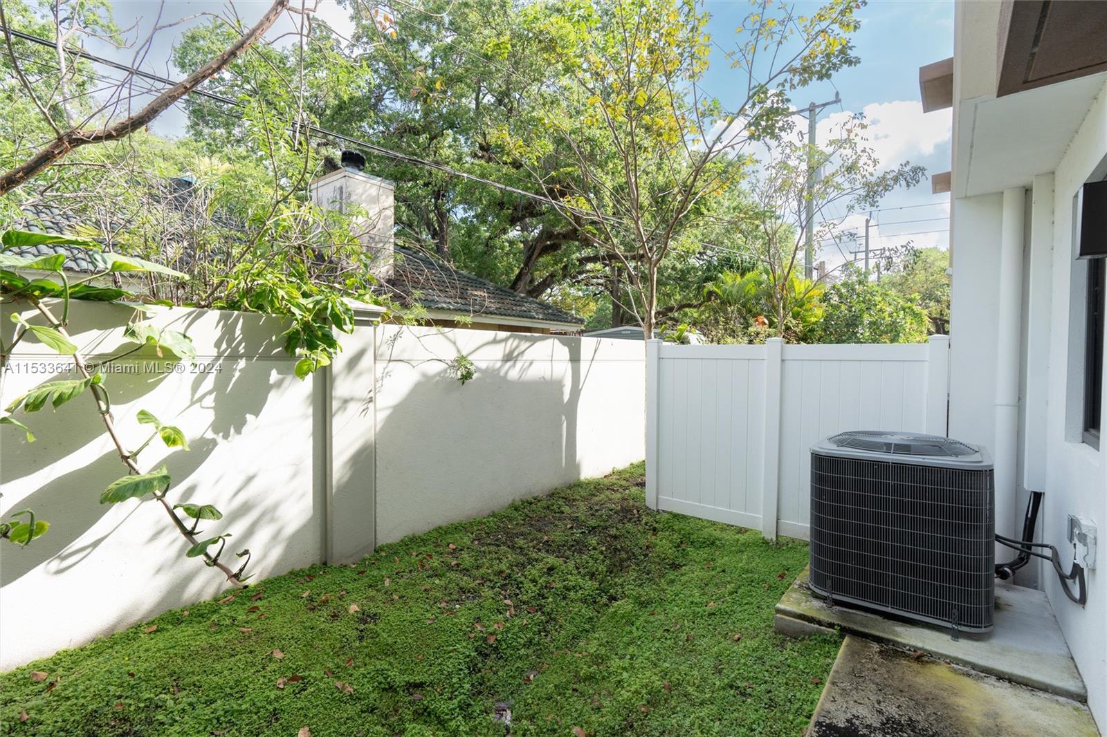 4117 N Oak Pl 3, Dania Beach, Florida 33314, 3 Bedrooms Bedrooms, ,2 BathroomsBathrooms,Residential,For Sale,4117 N Oak Pl 3,A11533641