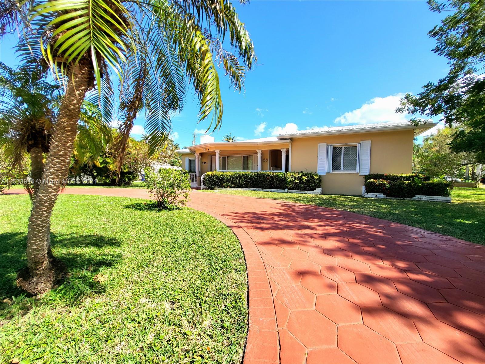 215 S 12th Ave House, Hollywood, Florida 33019, 2 Bedrooms Bedrooms, ,2 BathroomsBathrooms,Residentiallease,For Rent,215 S 12th Ave House,A11533945