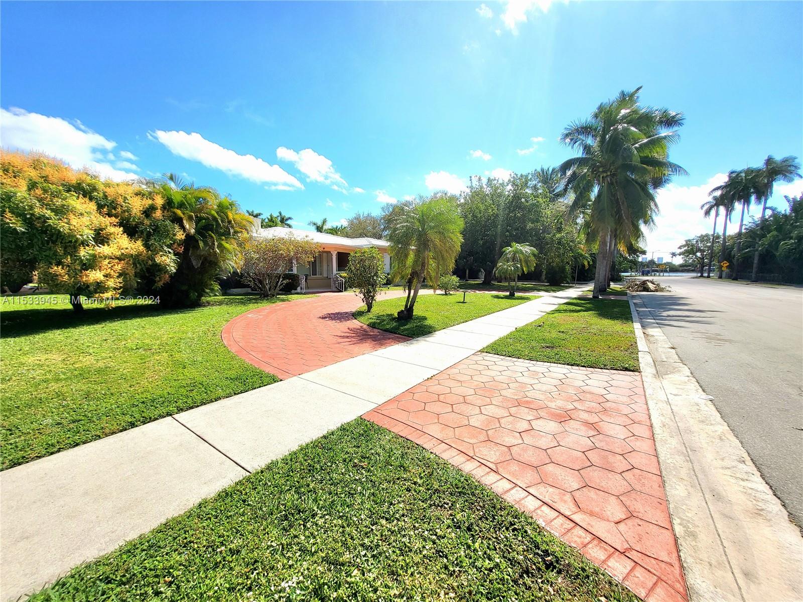 215 S 12th Ave House, Hollywood, Florida 33019, 2 Bedrooms Bedrooms, ,2 BathroomsBathrooms,Residentiallease,For Rent,215 S 12th Ave House,A11533945