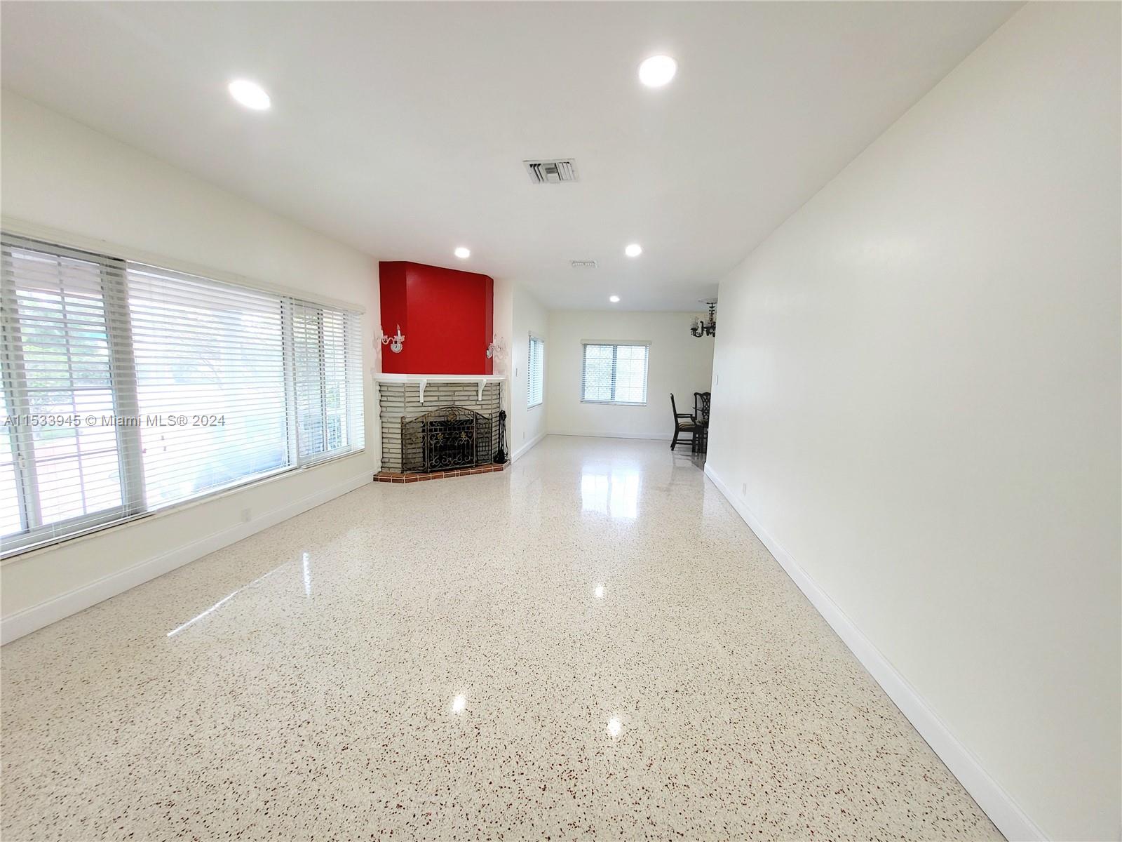 215 S 12th Ave House, Hollywood, Florida 33019, 2 Bedrooms Bedrooms, ,2 BathroomsBathrooms,Residentiallease,For Rent,215 S 12th Ave House,A11533945