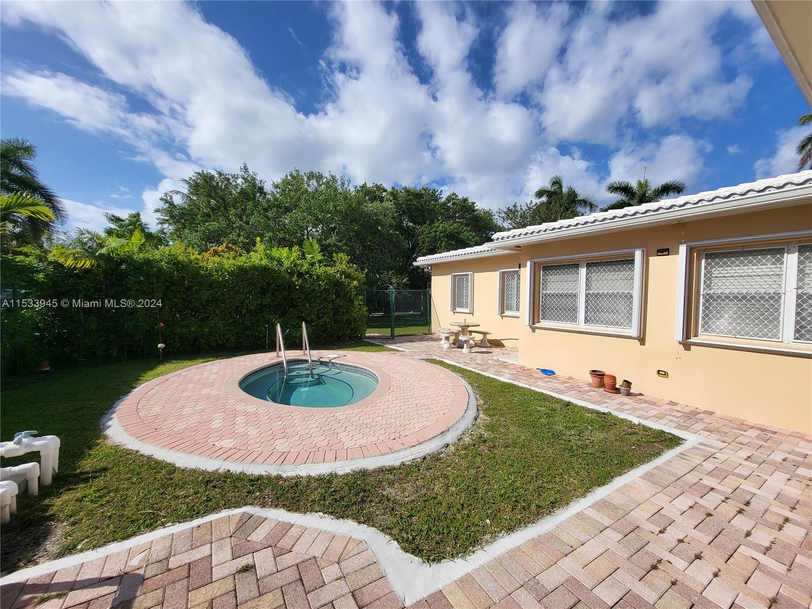 215 S 12th Ave House, Hollywood, Florida 33019, 2 Bedrooms Bedrooms, ,2 BathroomsBathrooms,Residentiallease,For Rent,215 S 12th Ave House,A11533945