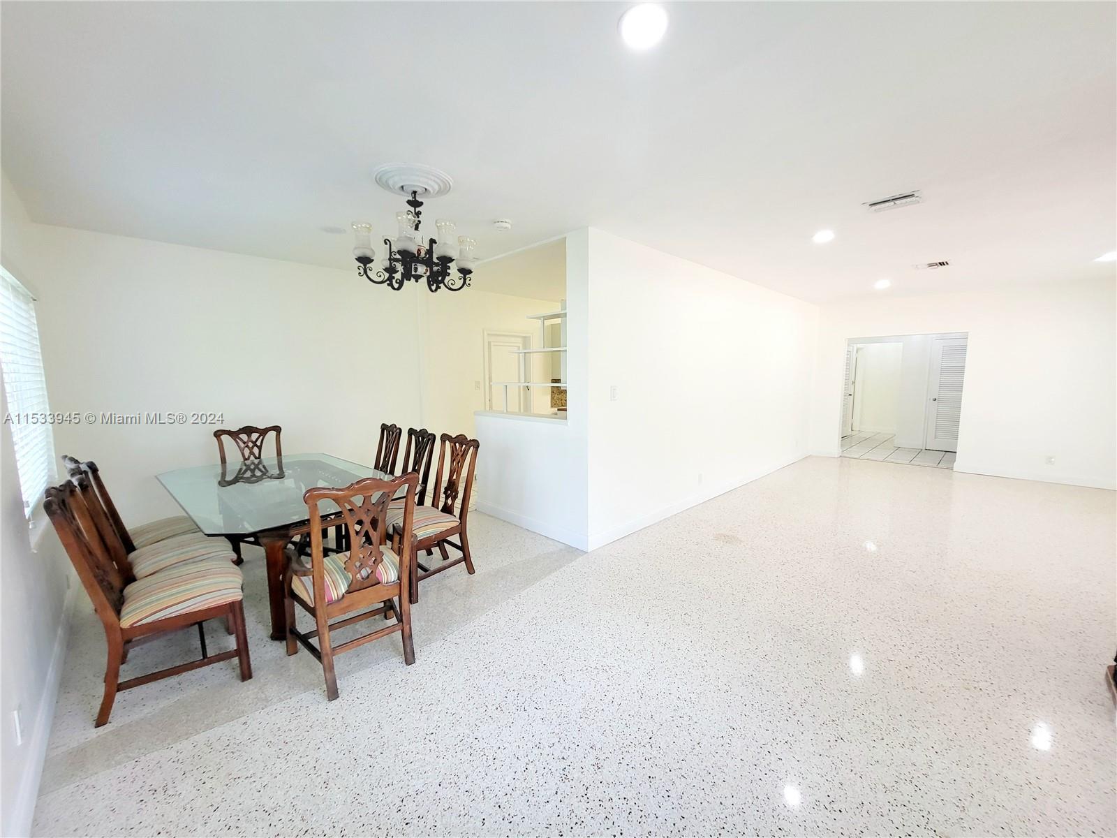 215 S 12th Ave House, Hollywood, Florida 33019, 2 Bedrooms Bedrooms, ,2 BathroomsBathrooms,Residentiallease,For Rent,215 S 12th Ave House,A11533945