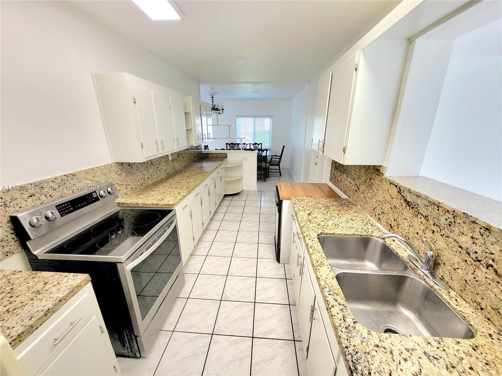 215 S 12th Ave House, Hollywood, Florida 33019, 2 Bedrooms Bedrooms, ,2 BathroomsBathrooms,Residentiallease,For Rent,215 S 12th Ave House,A11533945