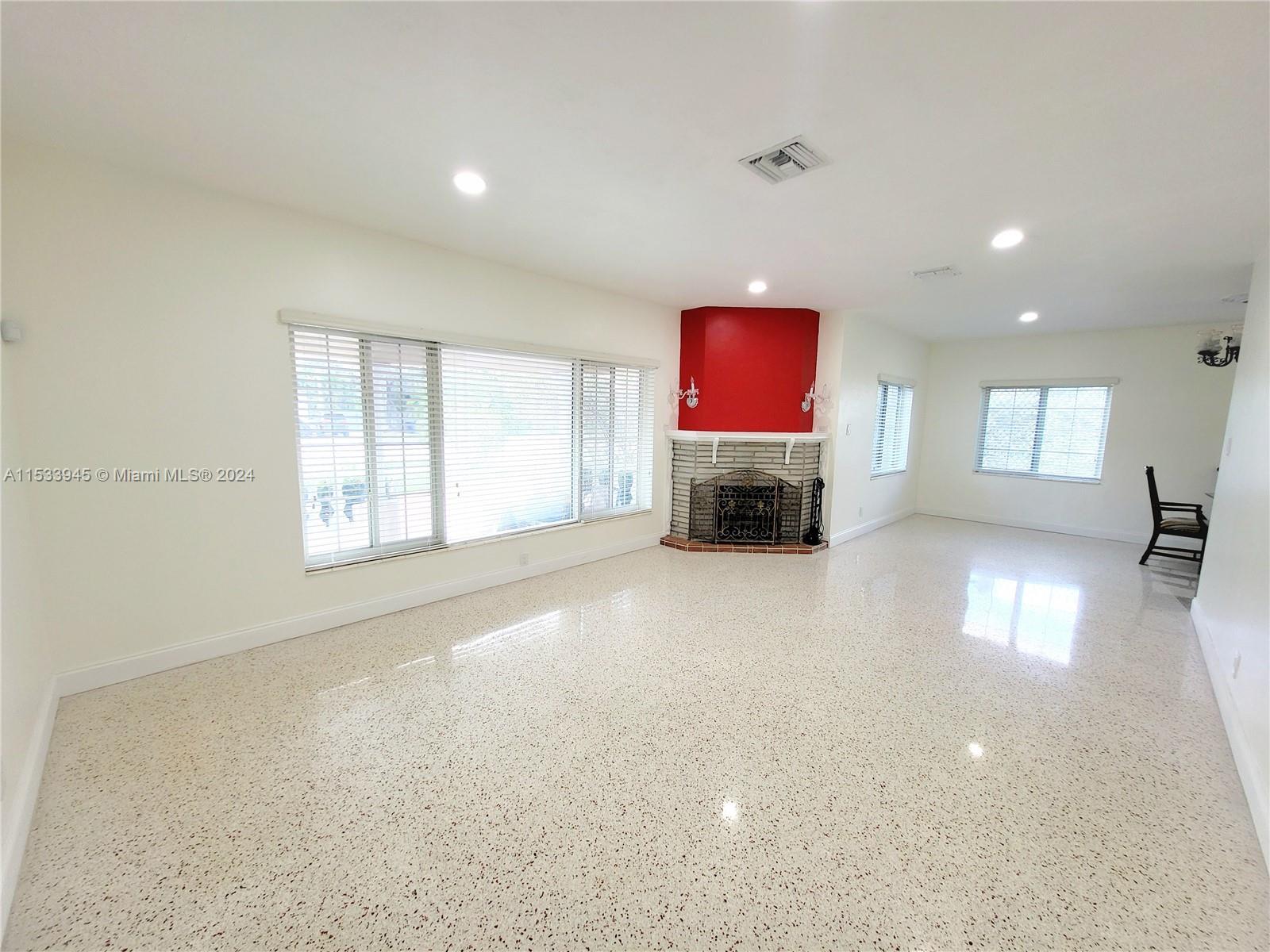 215 S 12th Ave House, Hollywood, Florida 33019, 2 Bedrooms Bedrooms, ,2 BathroomsBathrooms,Residentiallease,For Rent,215 S 12th Ave House,A11533945