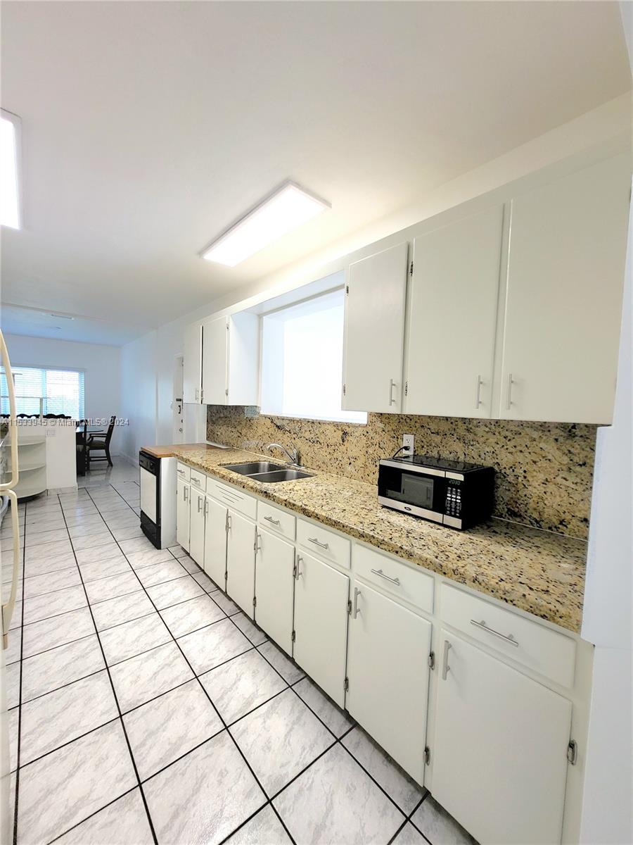 215 S 12th Ave House, Hollywood, Florida 33019, 2 Bedrooms Bedrooms, ,2 BathroomsBathrooms,Residentiallease,For Rent,215 S 12th Ave House,A11533945