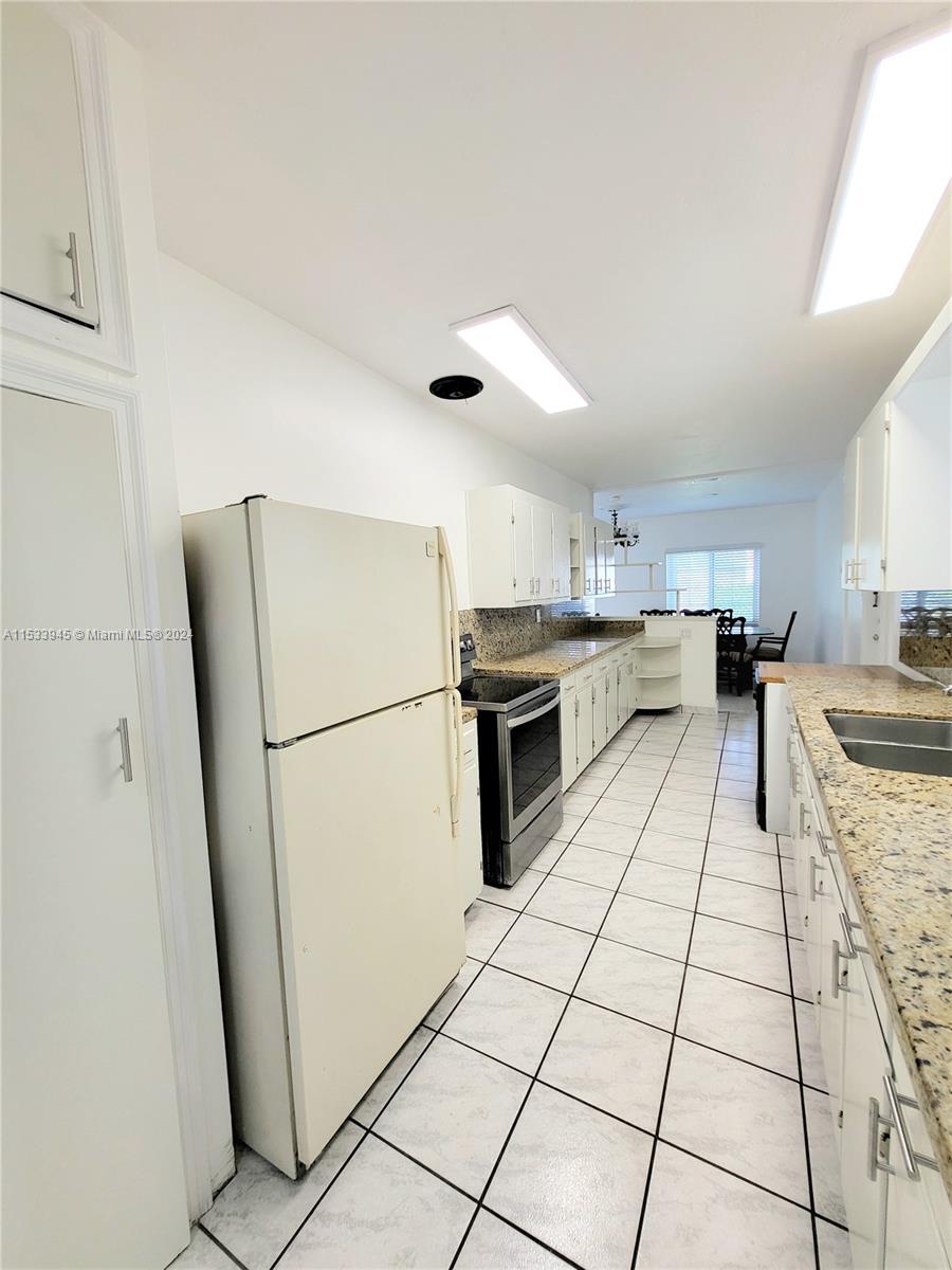 215 S 12th Ave House, Hollywood, Florida 33019, 2 Bedrooms Bedrooms, ,2 BathroomsBathrooms,Residentiallease,For Rent,215 S 12th Ave House,A11533945