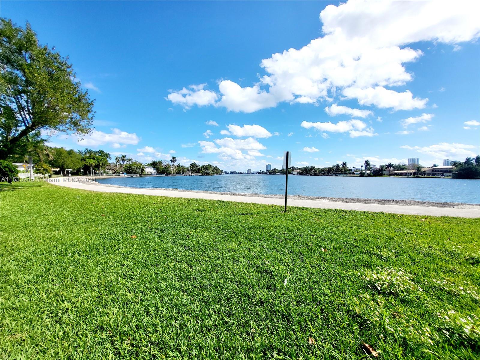 215 S 12th Ave House, Hollywood, Florida 33019, 2 Bedrooms Bedrooms, ,2 BathroomsBathrooms,Residentiallease,For Rent,215 S 12th Ave House,A11533945