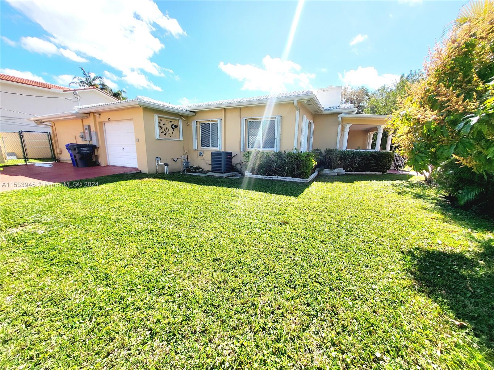 215 S 12th Ave House, Hollywood, Florida 33019, 2 Bedrooms Bedrooms, ,2 BathroomsBathrooms,Residentiallease,For Rent,215 S 12th Ave House,A11533945