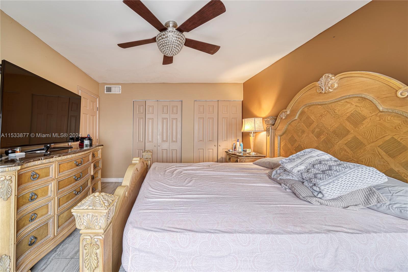 525 Meridian Ave 205, Miami Beach, Florida 33139, 1 Bedroom Bedrooms, ,1 BathroomBathrooms,Residential,For Sale,525 Meridian Ave 205,A11533877