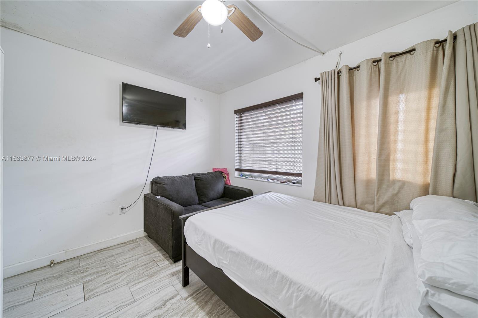 525 Meridian Ave 205, Miami Beach, Florida 33139, 1 Bedroom Bedrooms, ,1 BathroomBathrooms,Residential,For Sale,525 Meridian Ave 205,A11533877