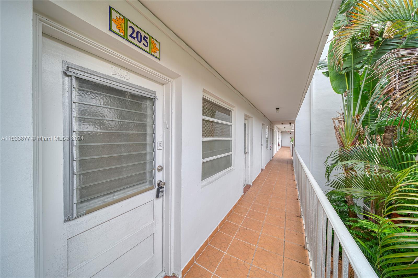 525 Meridian Ave 205, Miami Beach, Florida 33139, 1 Bedroom Bedrooms, ,1 BathroomBathrooms,Residential,For Sale,525 Meridian Ave 205,A11533877
