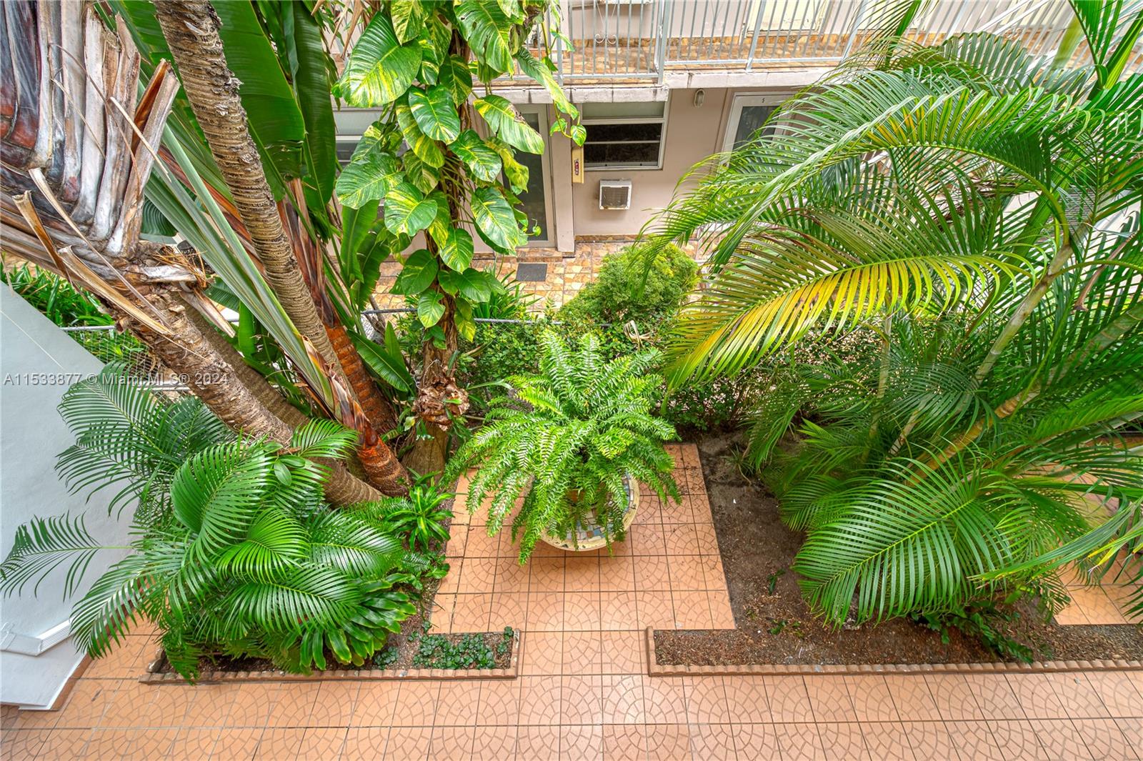 525 Meridian Ave 205, Miami Beach, Florida 33139, 1 Bedroom Bedrooms, ,1 BathroomBathrooms,Residential,For Sale,525 Meridian Ave 205,A11533877