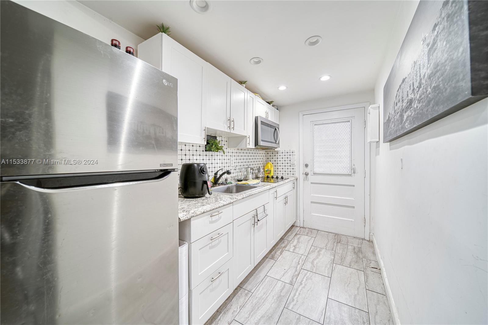 525 Meridian Ave 205, Miami Beach, Florida 33139, 1 Bedroom Bedrooms, ,1 BathroomBathrooms,Residential,For Sale,525 Meridian Ave 205,A11533877