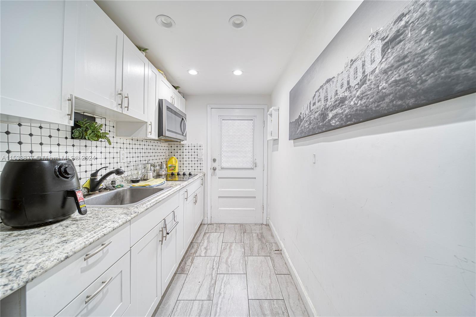 525 Meridian Ave 205, Miami Beach, Florida 33139, 1 Bedroom Bedrooms, ,1 BathroomBathrooms,Residential,For Sale,525 Meridian Ave 205,A11533877