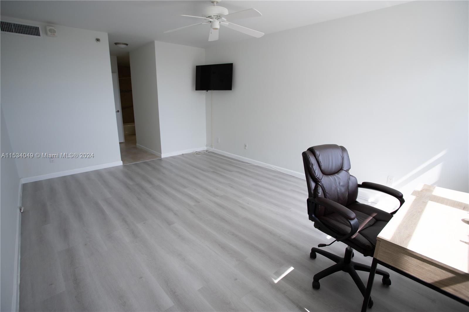 100 Lincoln Rd 642, Miami Beach, Florida 33139, 1 Bedroom Bedrooms, ,1 BathroomBathrooms,Residentiallease,For Rent,100 Lincoln Rd 642,A11534049