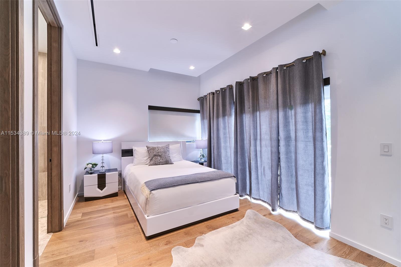 2140 Miami Ave, Miami, FL, 33129 United States, 5 Bedrooms Bedrooms, ,6 BathroomsBathrooms,Residential,For Sale,Miami Ave,A11534389