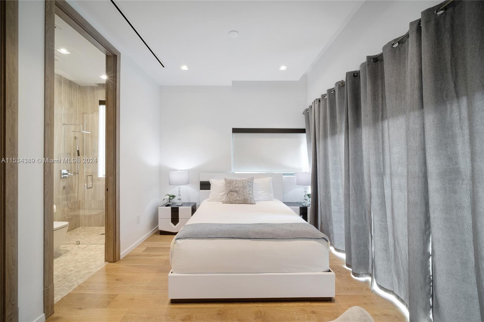 2140 Miami Ave, Miami, FL, 33129 United States, 5 Bedrooms Bedrooms, ,6 BathroomsBathrooms,Residential,For Sale,Miami Ave,A11534389