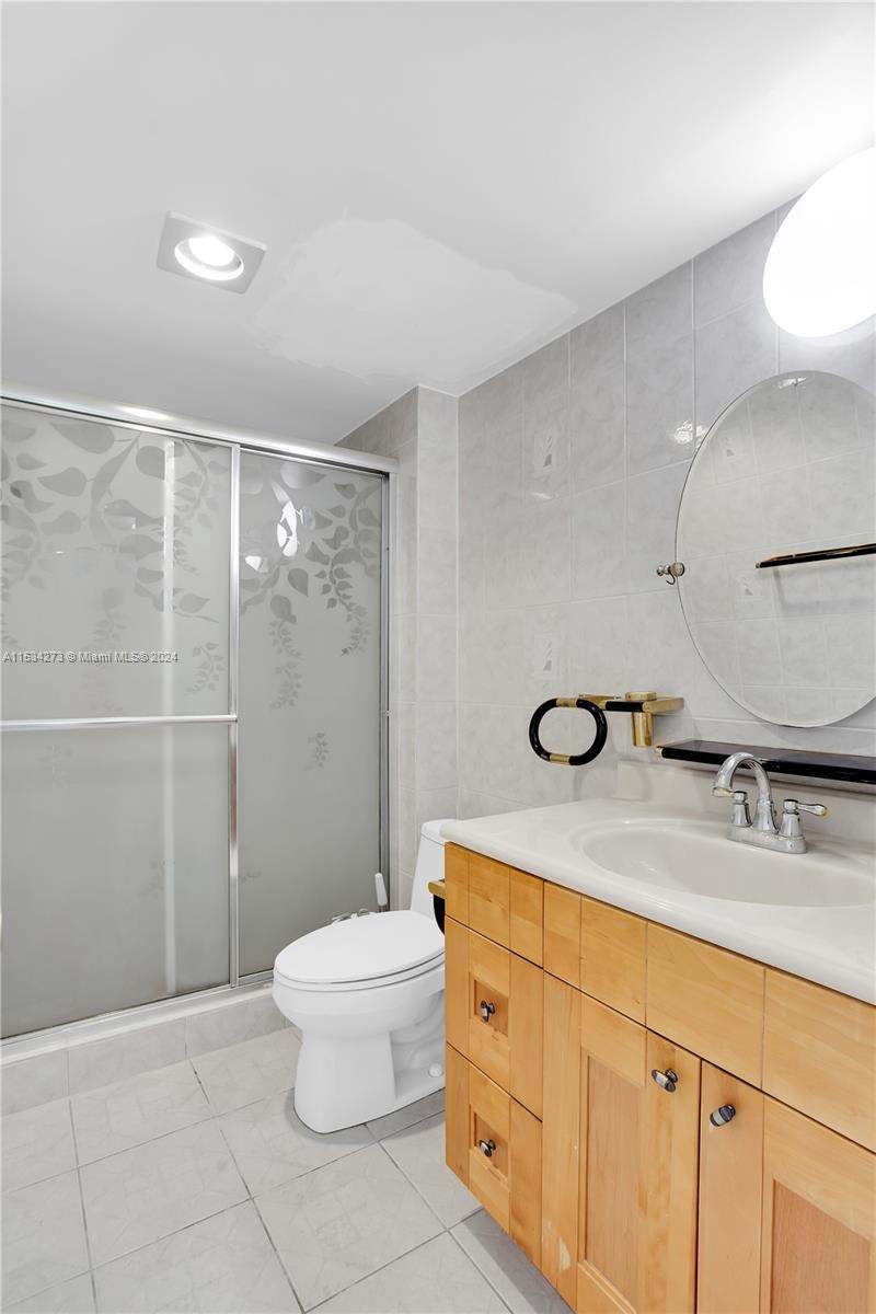 3701 N Country Club Dr 2203, Aventura, Florida 33180, 2 Bedrooms Bedrooms, ,2 BathroomsBathrooms,Residential,For Sale,3701 N Country Club Dr 2203,A11534273