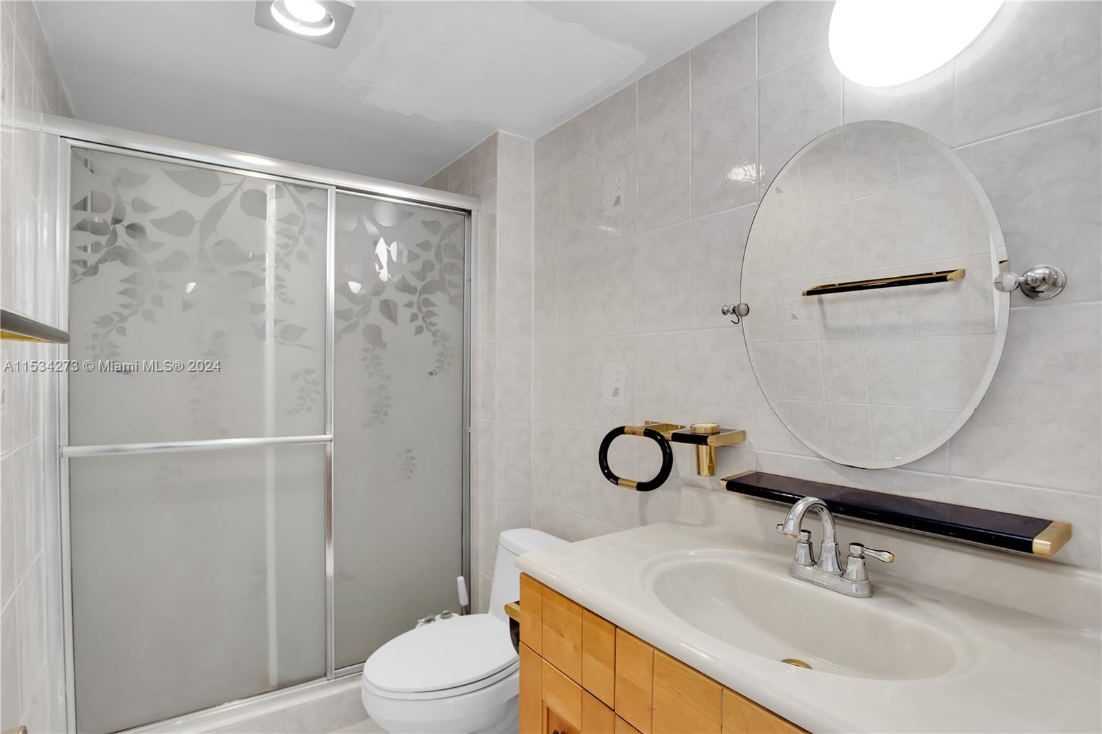 3701 N Country Club Dr 2203, Aventura, Florida 33180, 2 Bedrooms Bedrooms, ,2 BathroomsBathrooms,Residential,For Sale,3701 N Country Club Dr 2203,A11534273