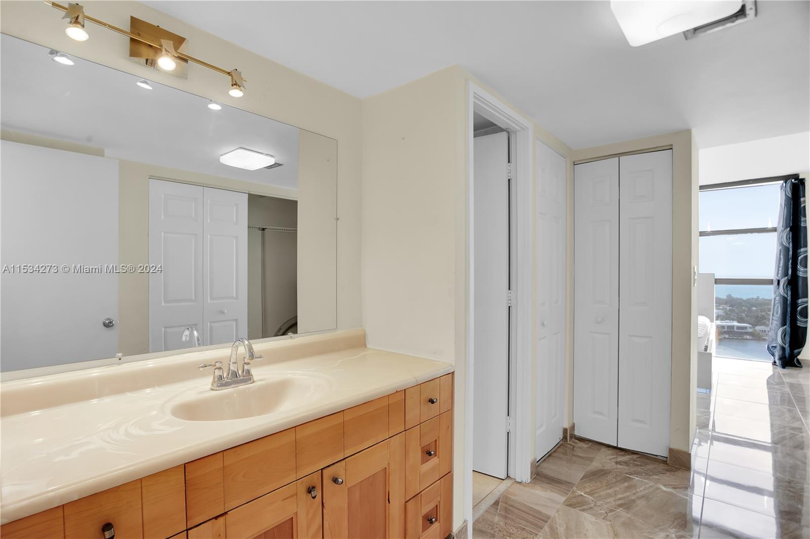 3701 N Country Club Dr 2203, Aventura, Florida 33180, 2 Bedrooms Bedrooms, ,2 BathroomsBathrooms,Residential,For Sale,3701 N Country Club Dr 2203,A11534273