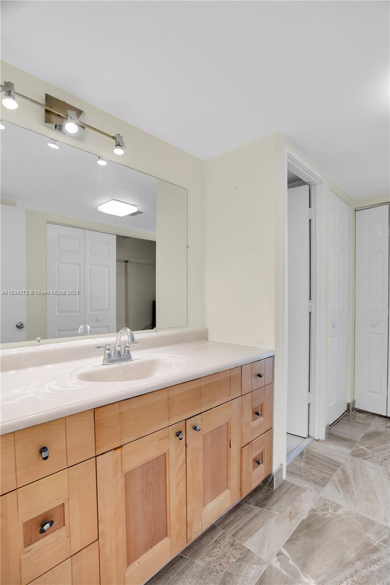 3701 N Country Club Dr 2203, Aventura, Florida 33180, 2 Bedrooms Bedrooms, ,2 BathroomsBathrooms,Residential,For Sale,3701 N Country Club Dr 2203,A11534273