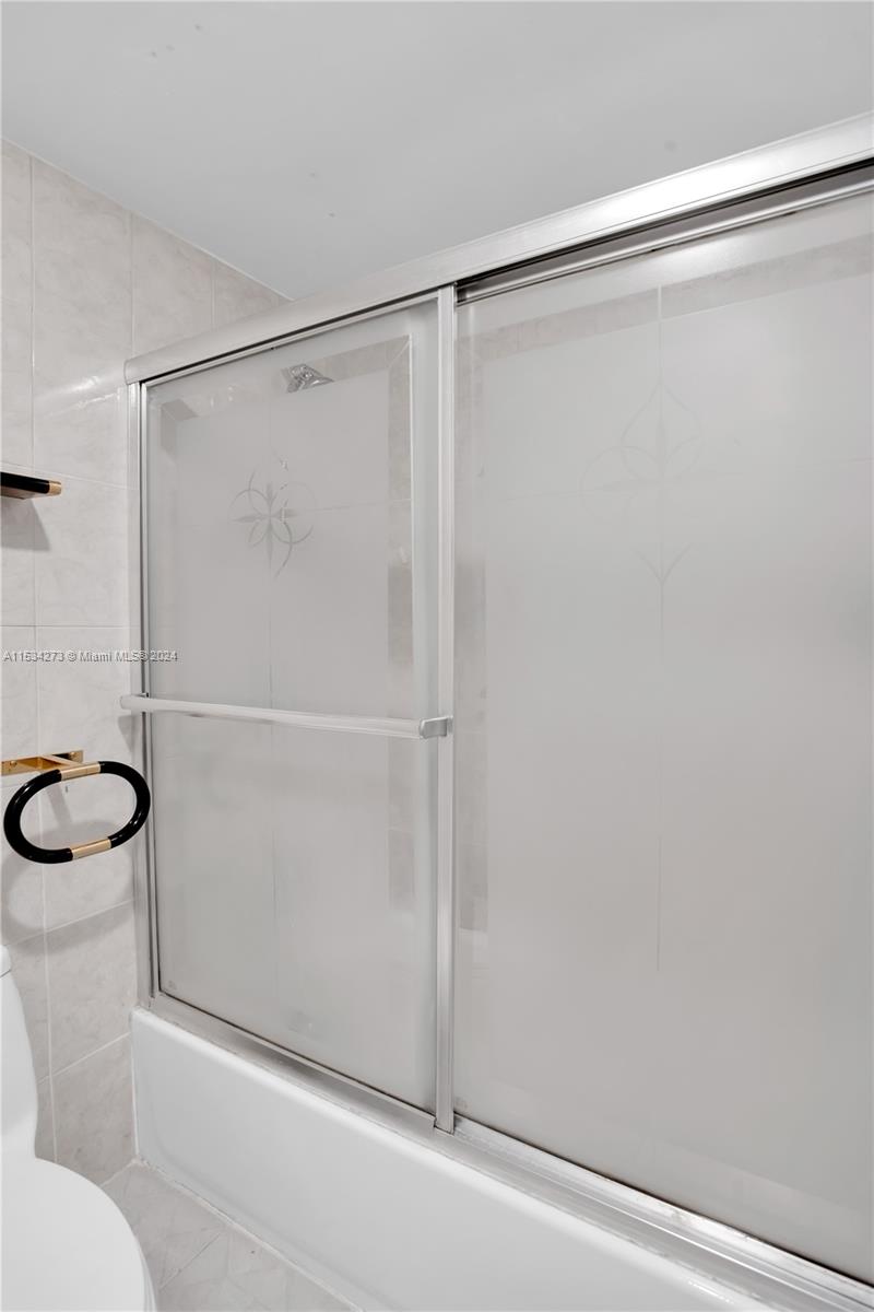 3701 N Country Club Dr 2203, Aventura, Florida 33180, 2 Bedrooms Bedrooms, ,2 BathroomsBathrooms,Residential,For Sale,3701 N Country Club Dr 2203,A11534273