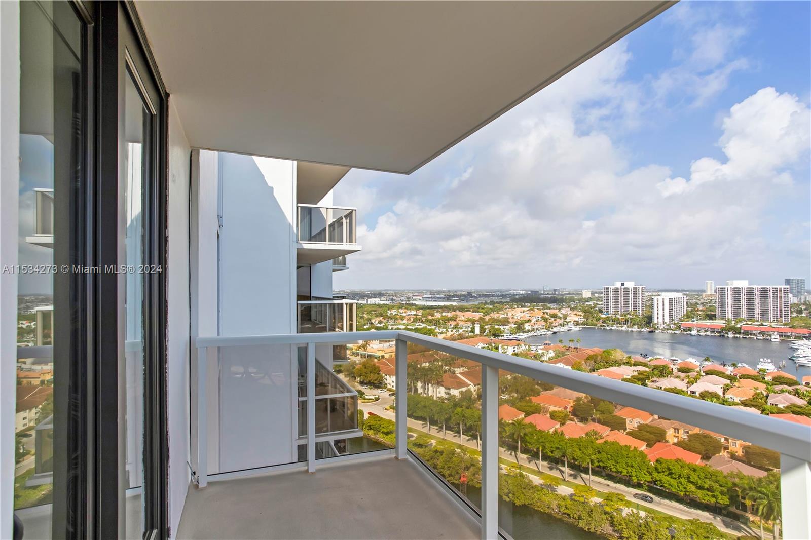3701 N Country Club Dr 2203, Aventura, Florida 33180, 2 Bedrooms Bedrooms, ,2 BathroomsBathrooms,Residential,For Sale,3701 N Country Club Dr 2203,A11534273