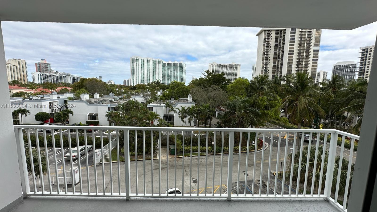 2851 183rd St, Aventura, FL, 33160 United States, 1 Bedroom Bedrooms, ,1 BathroomBathrooms,Residential,For Sale,183rd St,A11533904