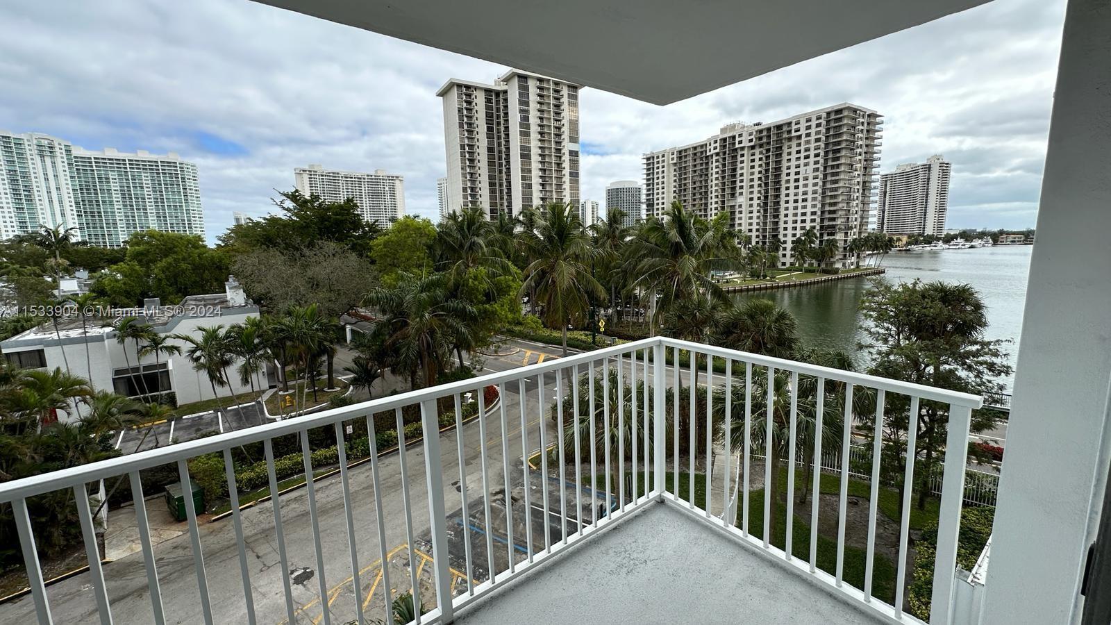 2851 183rd St, Aventura, FL, 33160 United States, 1 Bedroom Bedrooms, ,1 BathroomBathrooms,Residential,For Sale,183rd St,A11533904