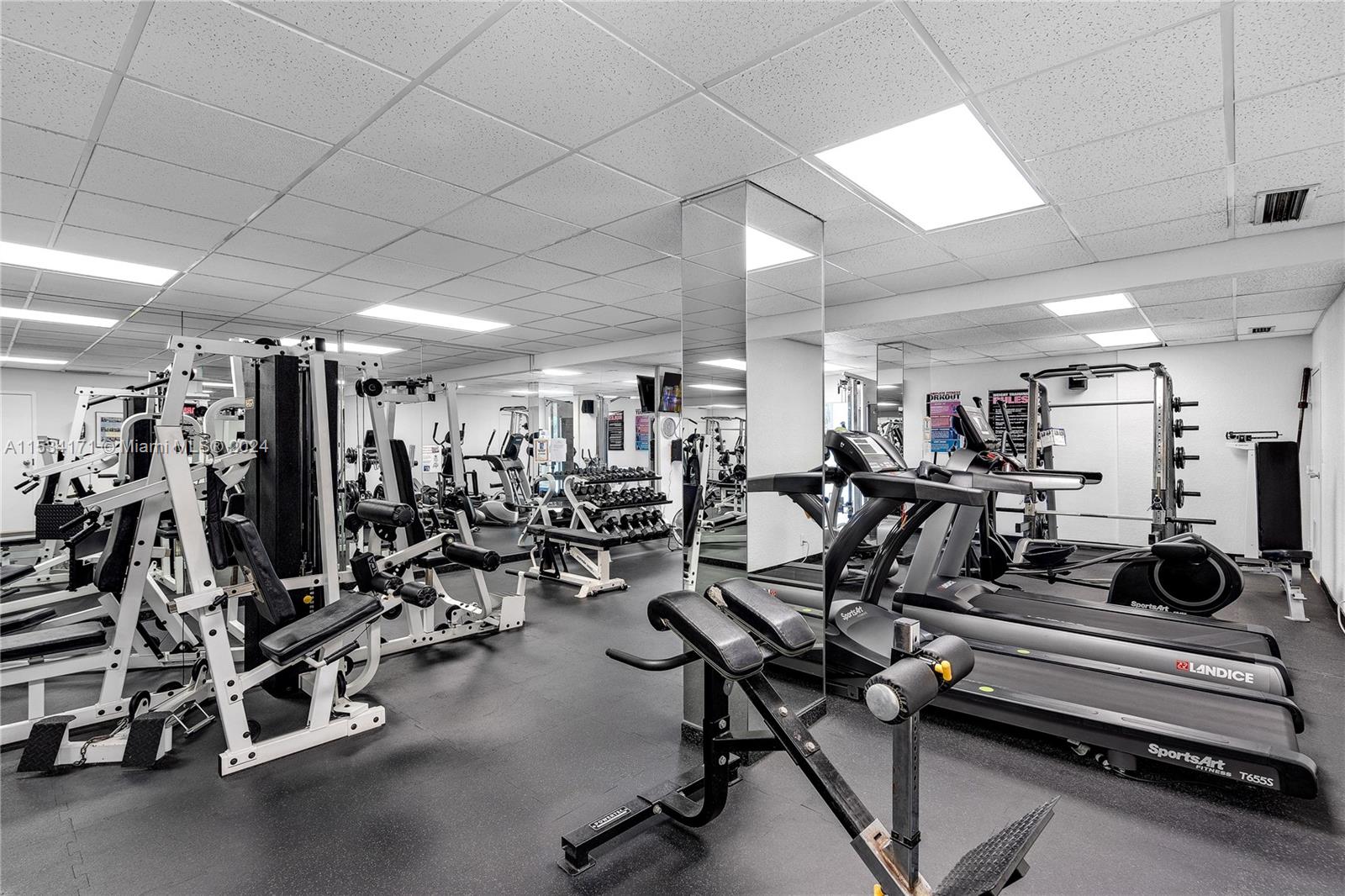 2715 Ocean Blvd, Fort Lauderdale, FL, 33308 United States, 2 Bedrooms Bedrooms, ,2 BathroomsBathrooms,Residential,For Sale,Ocean Blvd,A11534171