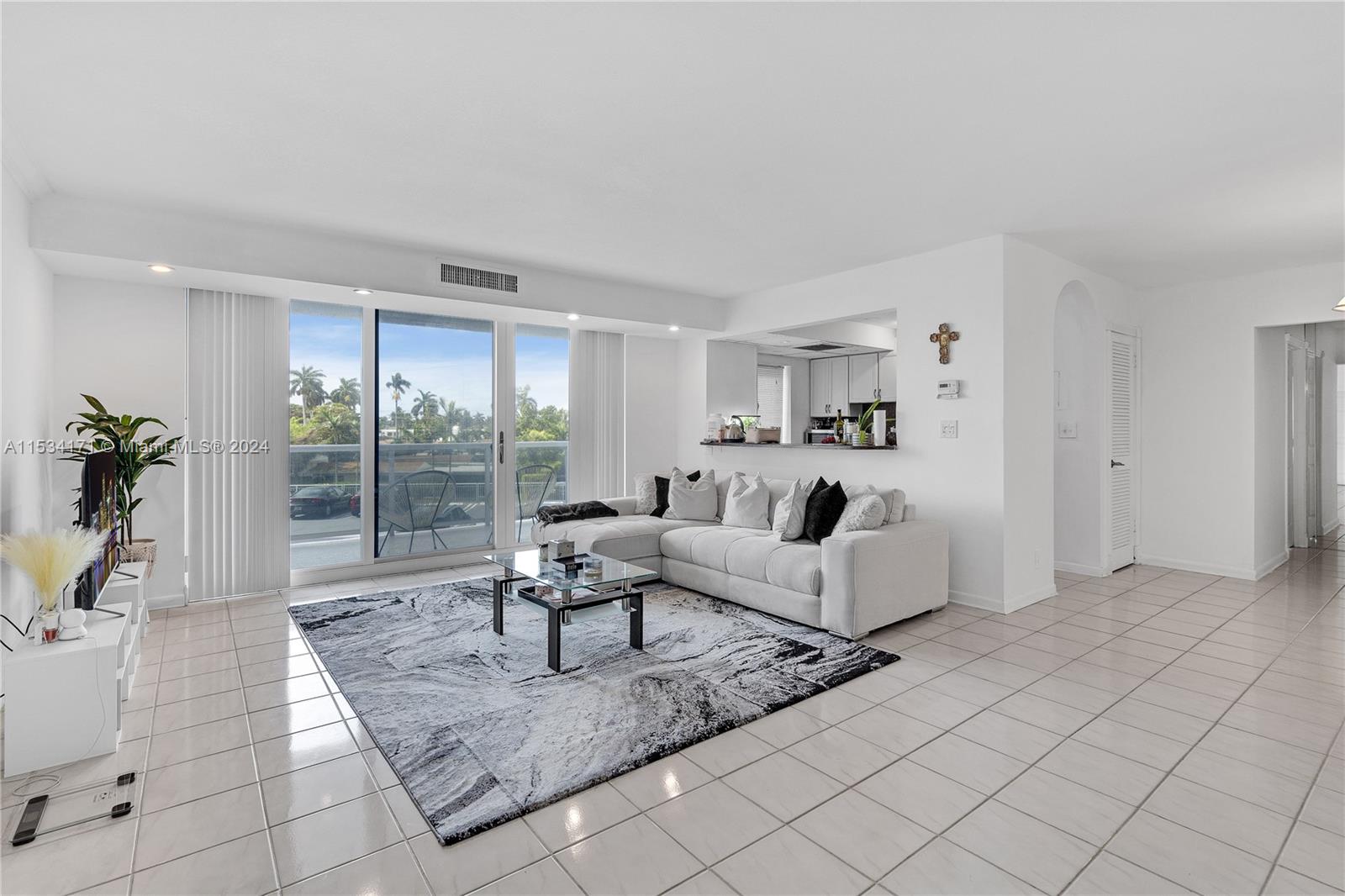 2715 Ocean Blvd, Fort Lauderdale, FL, 33308 United States, 2 Bedrooms Bedrooms, ,2 BathroomsBathrooms,Residential,For Sale,Ocean Blvd,A11534171