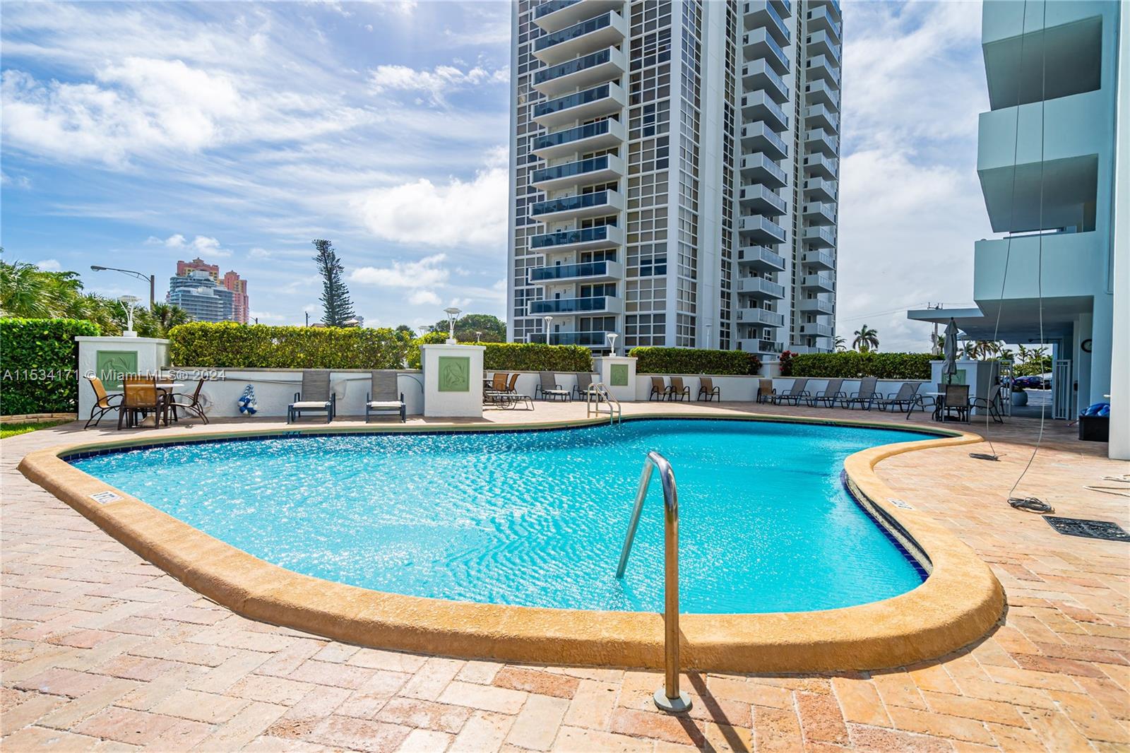 2715 Ocean Blvd, Fort Lauderdale, FL, 33308 United States, 2 Bedrooms Bedrooms, ,2 BathroomsBathrooms,Residential,For Sale,Ocean Blvd,A11534171