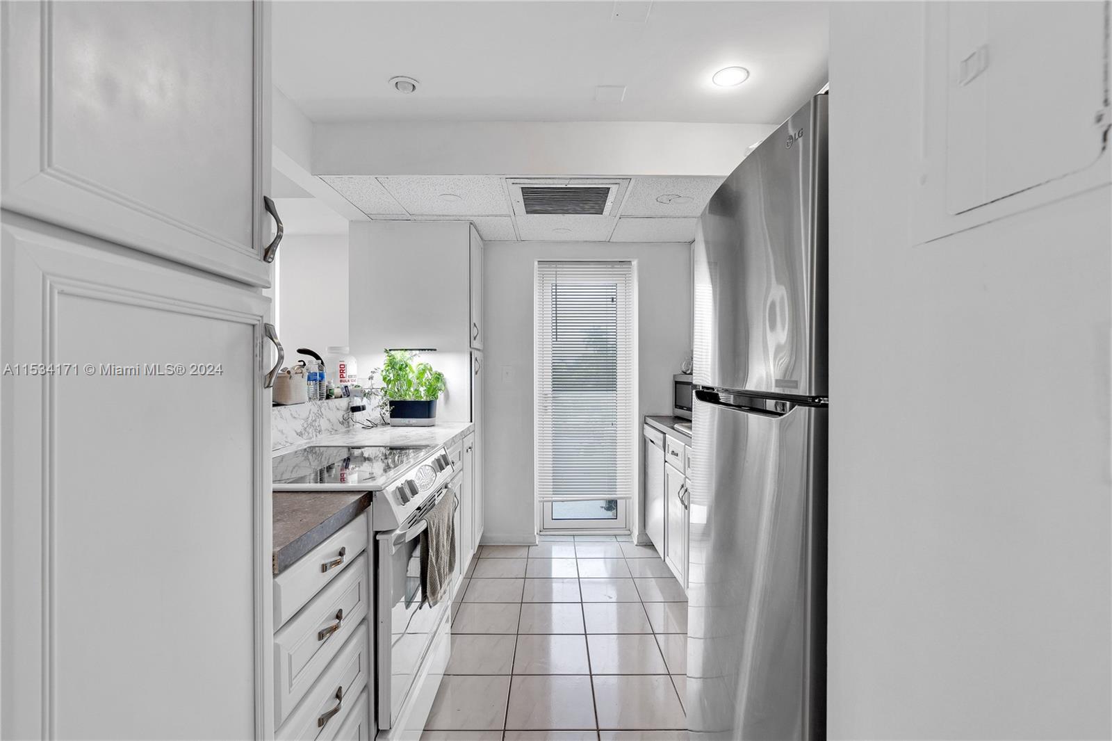 2715 Ocean Blvd, Fort Lauderdale, FL, 33308 United States, 2 Bedrooms Bedrooms, ,2 BathroomsBathrooms,Residential,For Sale,Ocean Blvd,A11534171