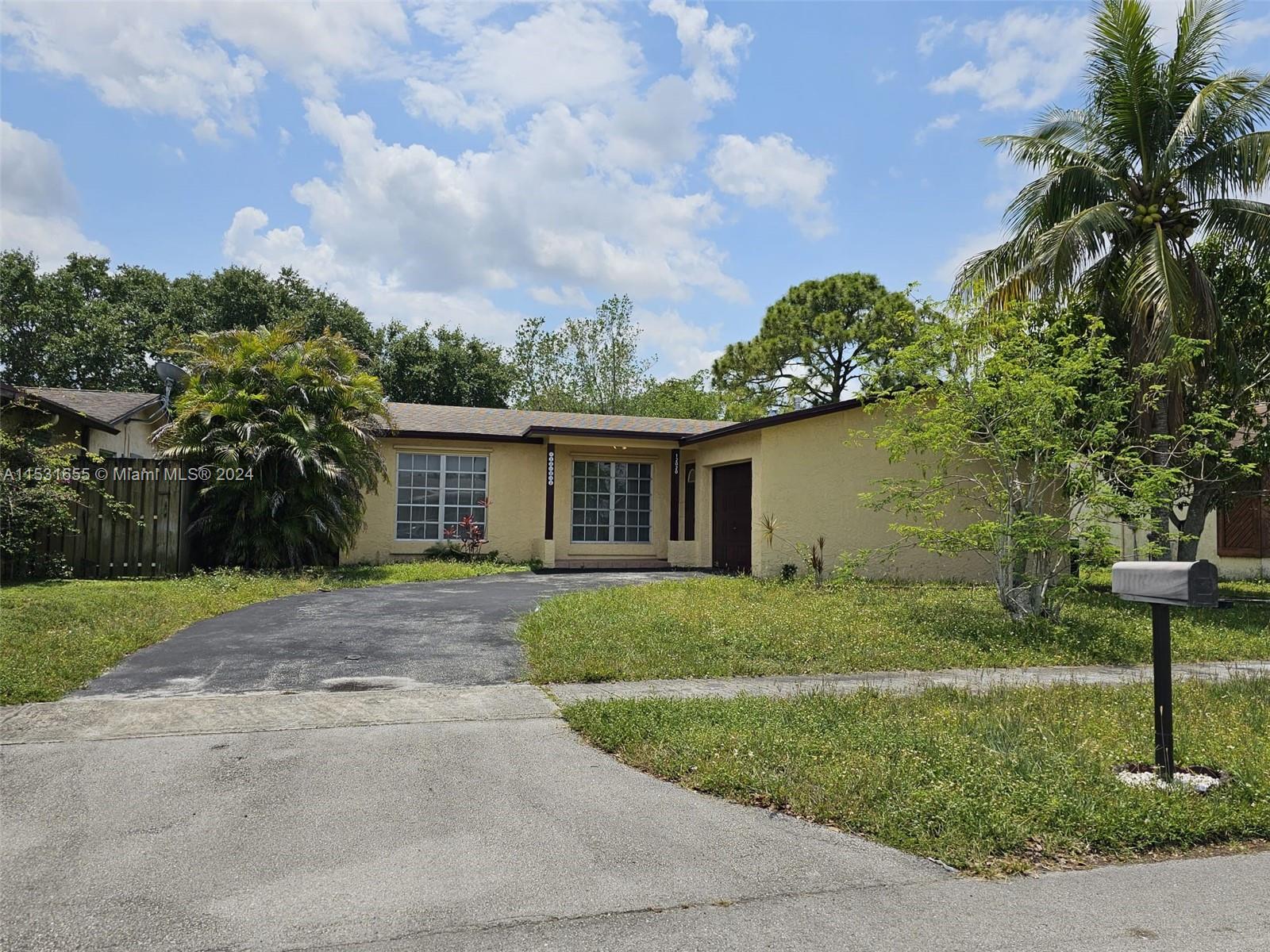 12020 NW 34th Pl, Sunrise, Florida 33323, 5 Bedrooms Bedrooms, ,2 BathroomsBathrooms,Residential,For Sale,12020 NW 34th Pl,A11531655