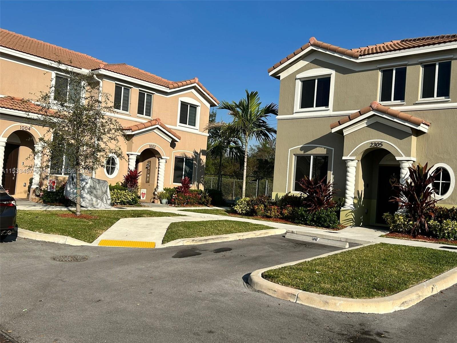 1002 SE 23rd Ave 1002, Homestead, Florida 33035, 4 Bedrooms Bedrooms, ,3 BathroomsBathrooms,Residential,For Sale,1002 SE 23rd Ave 1002,A11533487