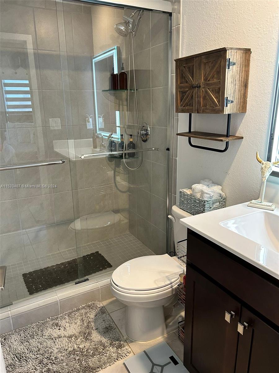 1002 SE 23rd Ave 1002, Homestead, Florida 33035, 4 Bedrooms Bedrooms, ,3 BathroomsBathrooms,Residential,For Sale,1002 SE 23rd Ave 1002,A11533487