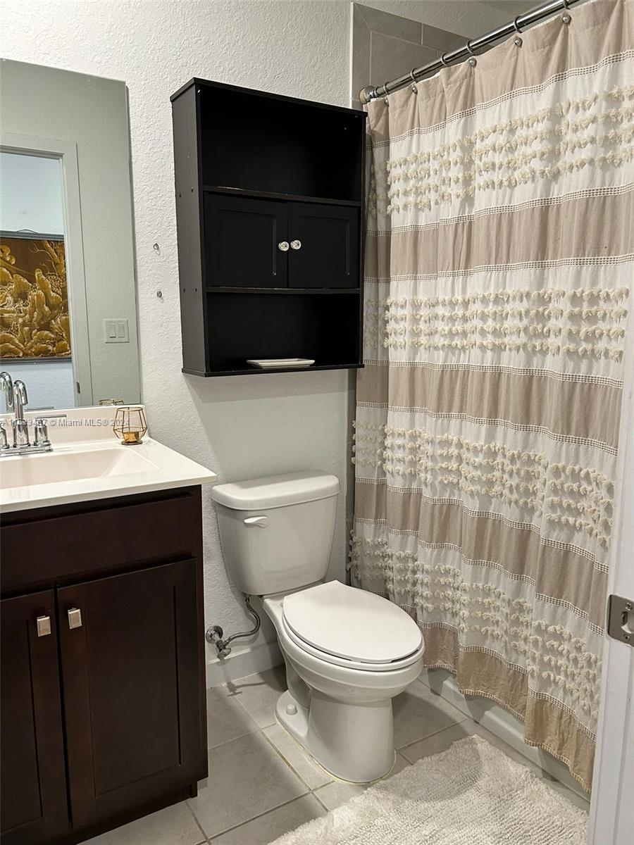 1002 SE 23rd Ave 1002, Homestead, Florida 33035, 4 Bedrooms Bedrooms, ,3 BathroomsBathrooms,Residential,For Sale,1002 SE 23rd Ave 1002,A11533487