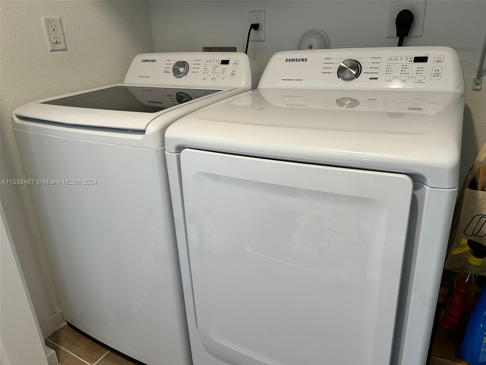 1002 SE 23rd Ave 1002, Homestead, Florida 33035, 4 Bedrooms Bedrooms, ,3 BathroomsBathrooms,Residential,For Sale,1002 SE 23rd Ave 1002,A11533487