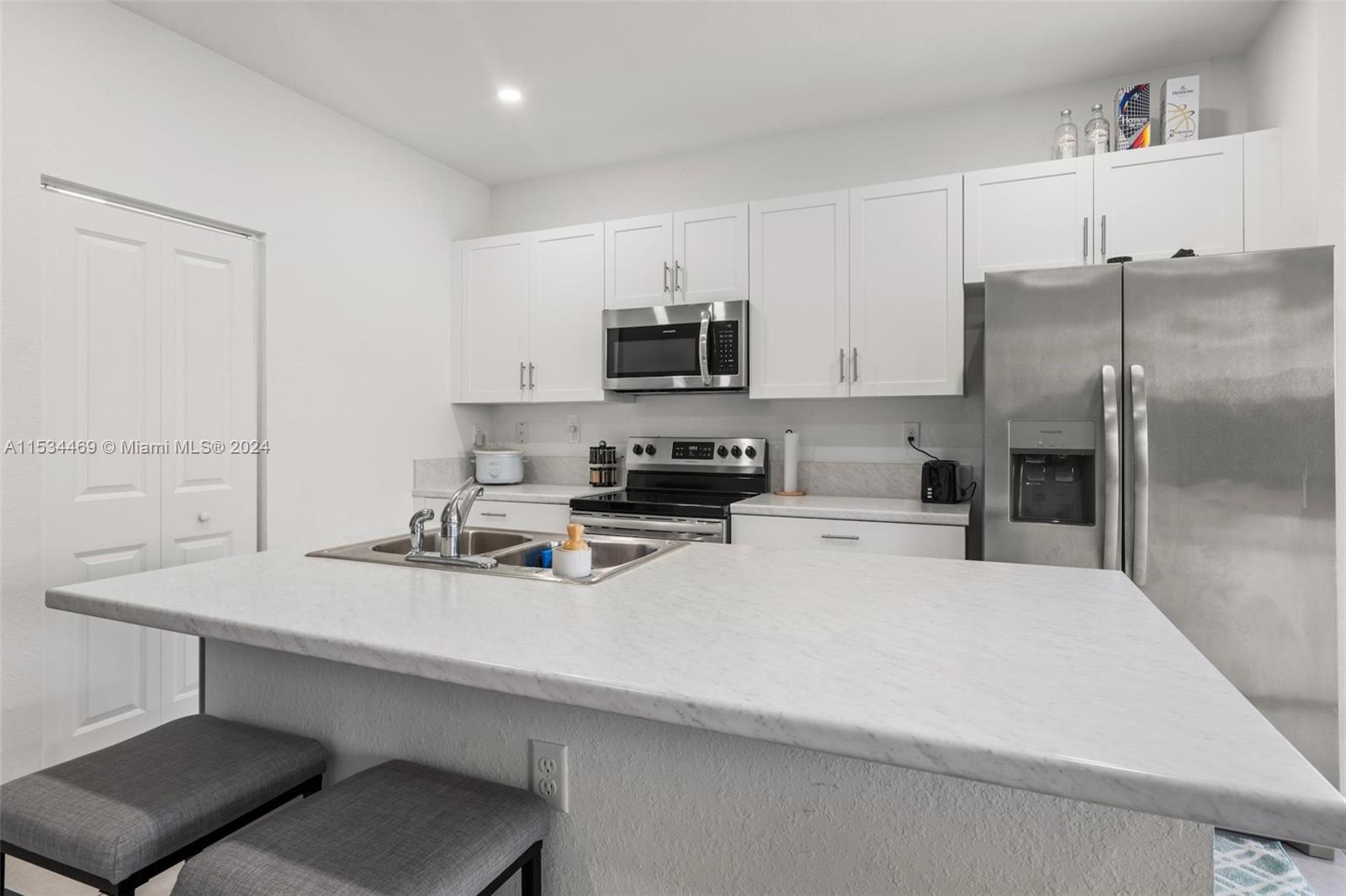 25217 SW 107th Ct, Homestead, Florida 33032, 3 Bedrooms Bedrooms, ,2 BathroomsBathrooms,Residential,For Sale,25217 SW 107th Ct,A11534469