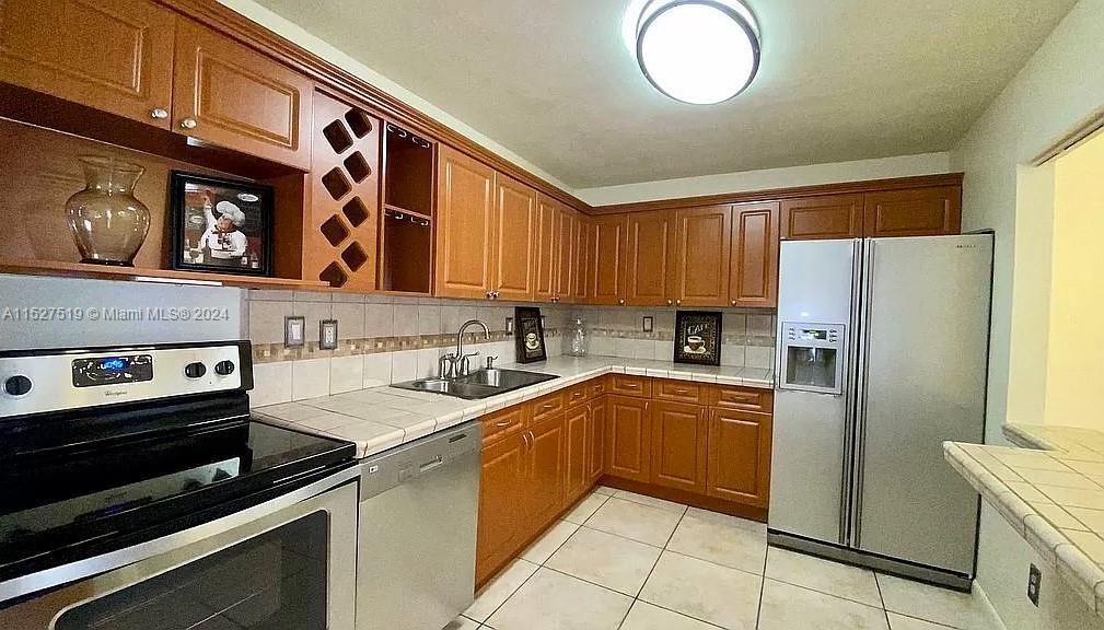 19269 NW 64th Ct 19269, Hialeah, Florida 33015, 2 Bedrooms Bedrooms, ,2 BathroomsBathrooms,Residential,For Sale,19269 NW 64th Ct 19269,A11527519