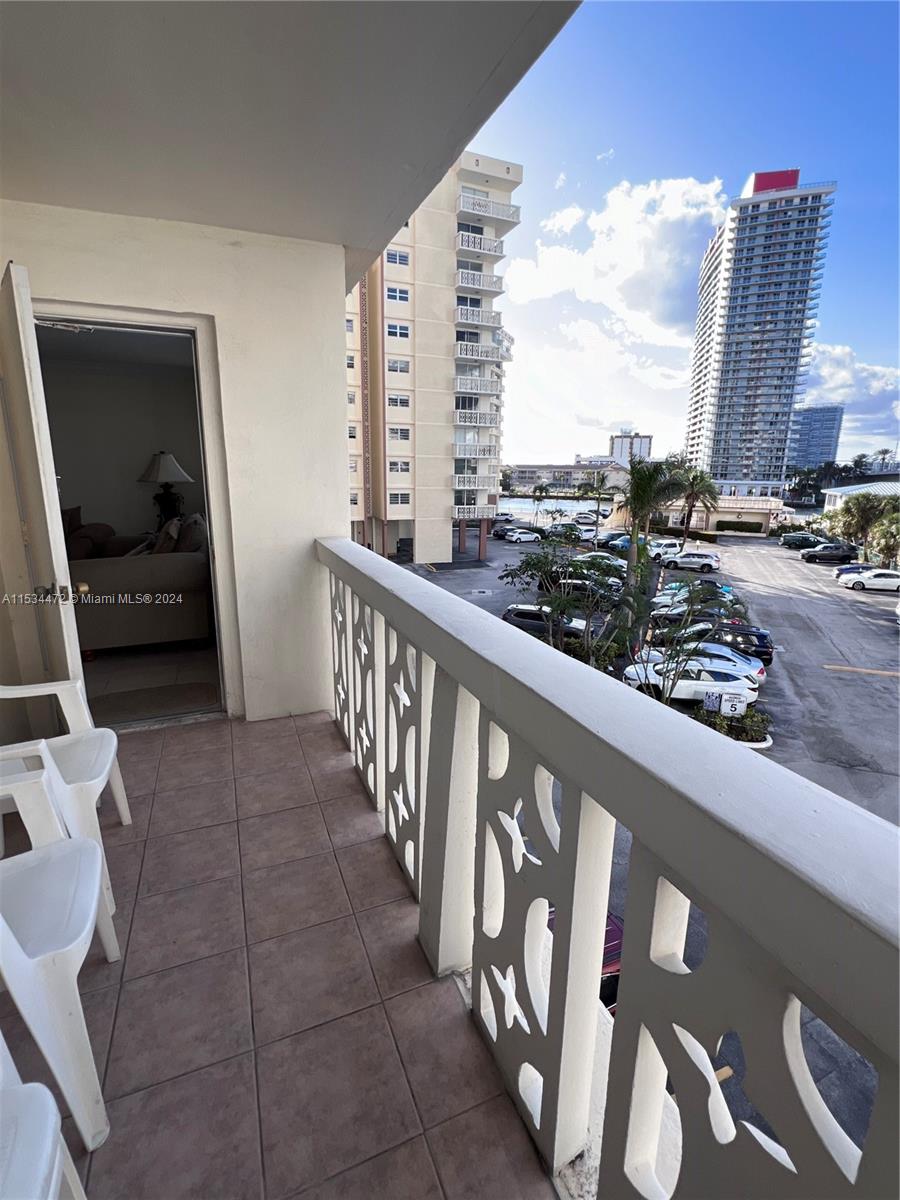 1825 S Ocean Dr 306, Hallandale Beach, Florida 33009, 1 Bedroom Bedrooms, ,1 BathroomBathrooms,Residential,For Sale,1825 S Ocean Dr 306,A11534472